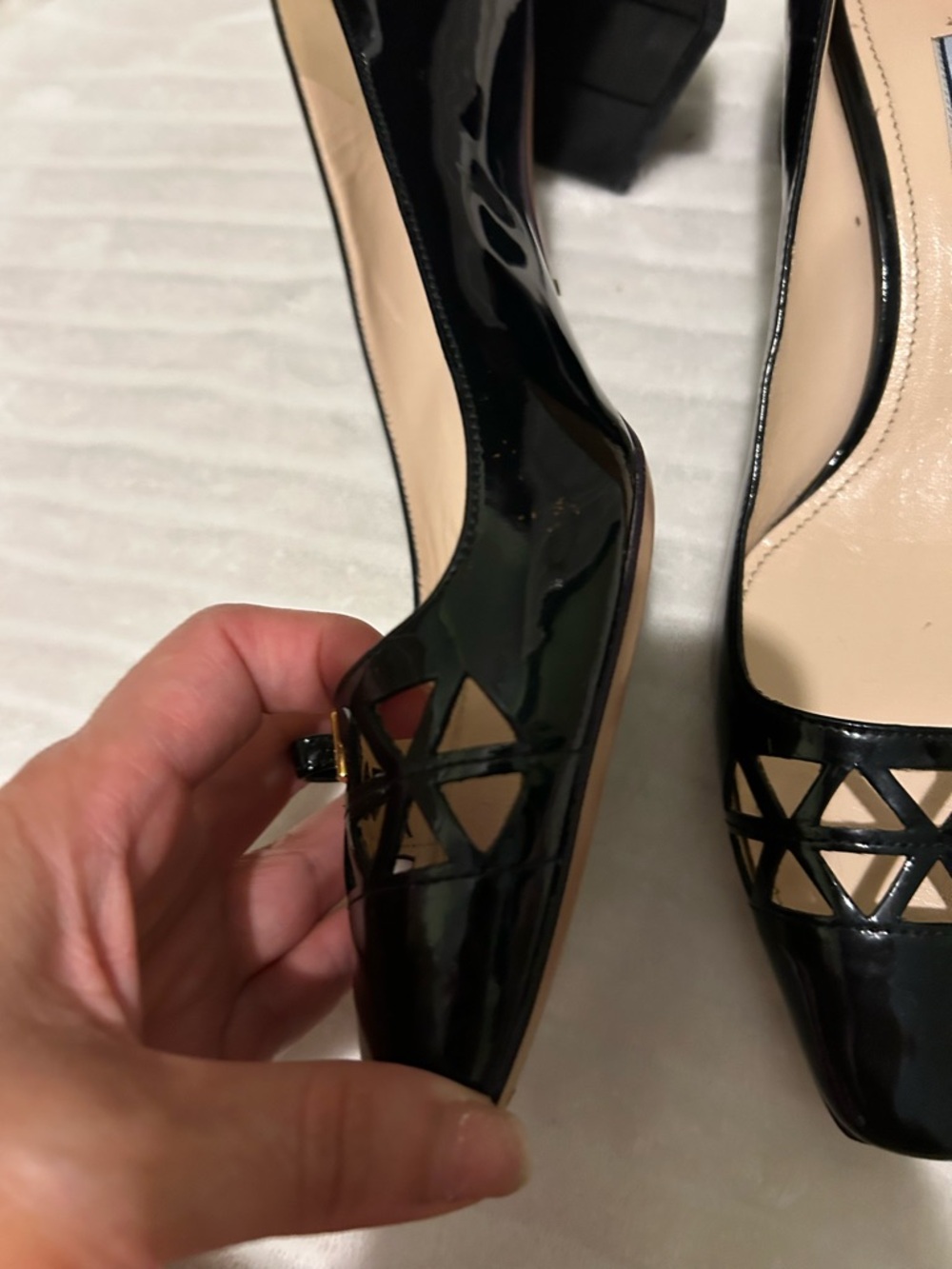 Prada patent leather 2 inch heel - Picture 4 of 17